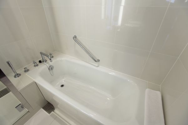Cost of Bathtub Repair in Parker